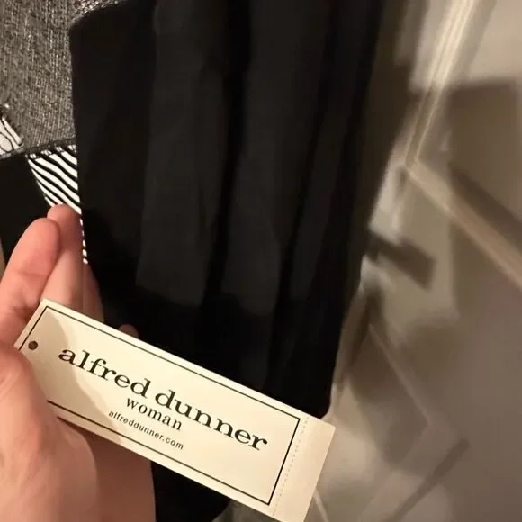 Alfred Dunner Black and White Asymmetrical Blouse NWT 3x - Picture 4 of 7
